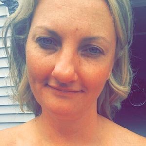 Meet your Posher, Adrianne